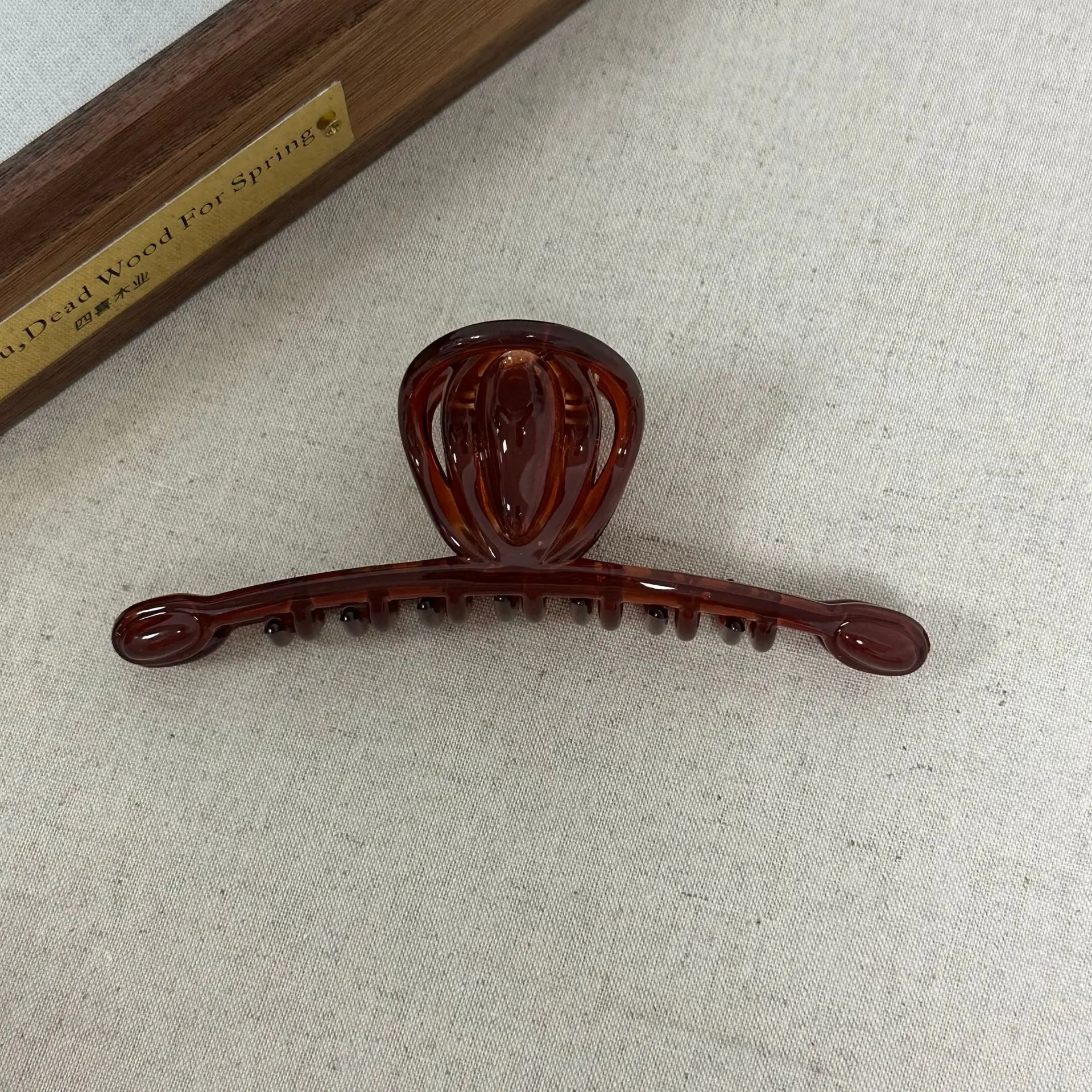 French Retro Shark Clip for Women Large Hairpin
