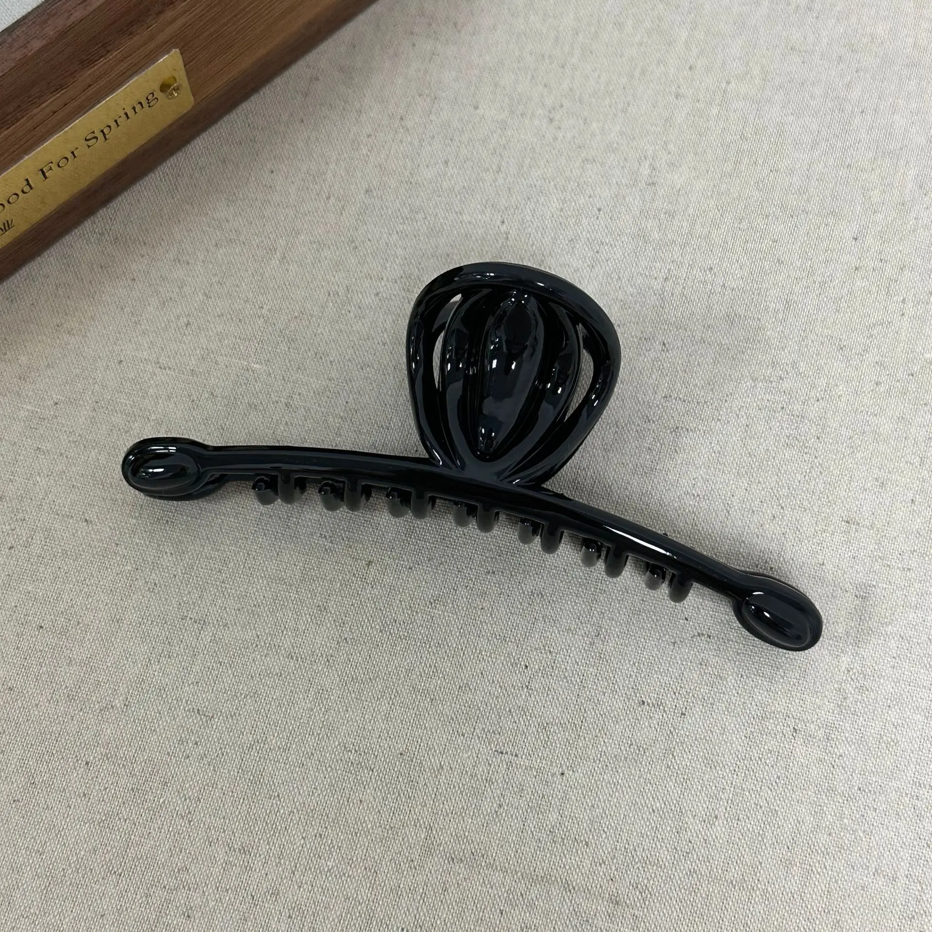 French Retro Shark Clip for Women Large Hairpin