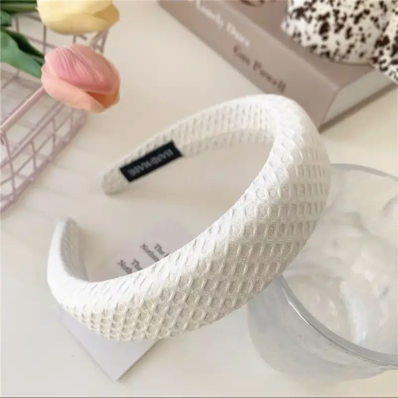 Pink Wide Edge Skull Top Hairpin Headband — feature 18