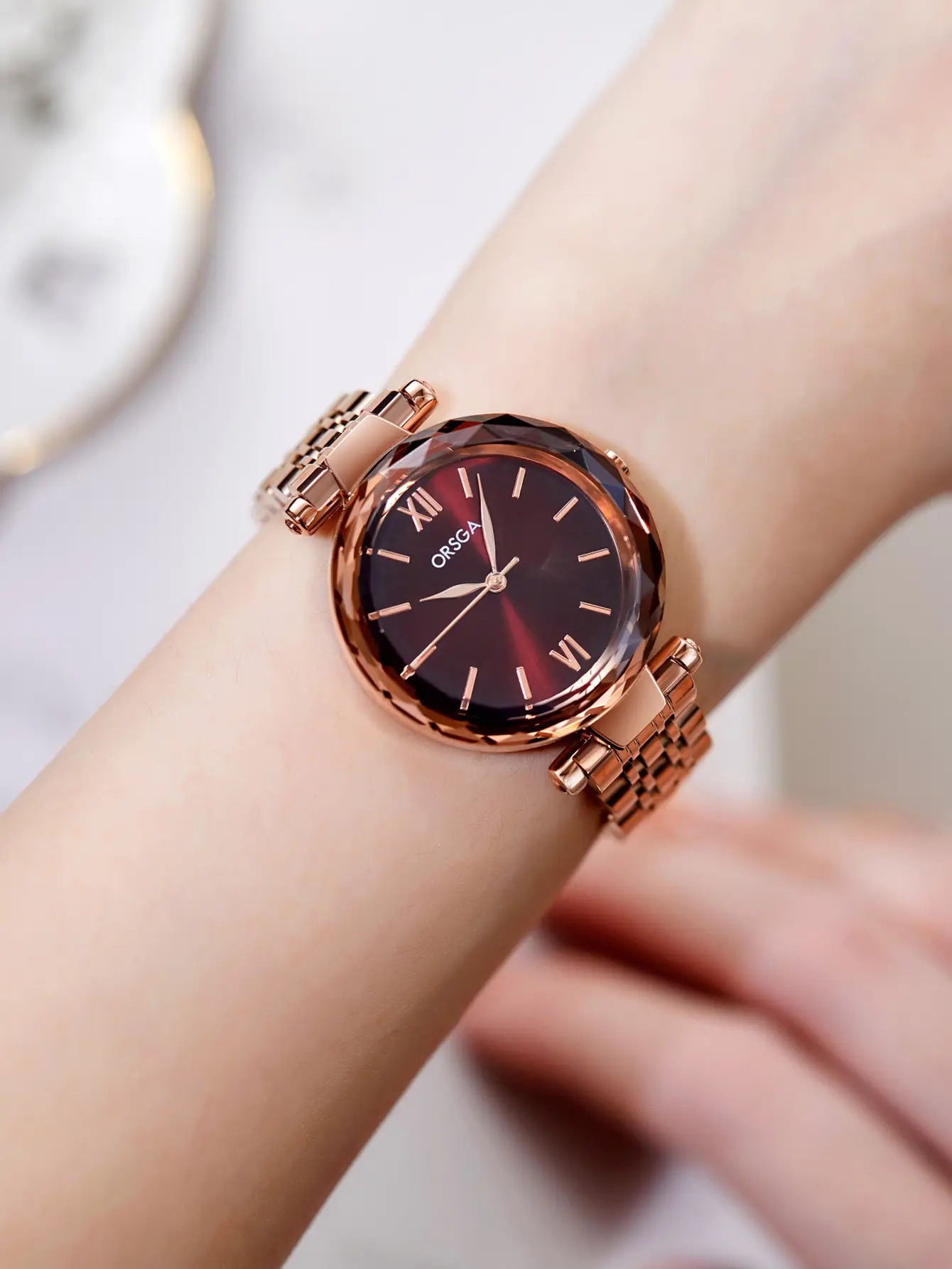 Rose Gold Women's Quartz Watch with Steel Belt — feature 4