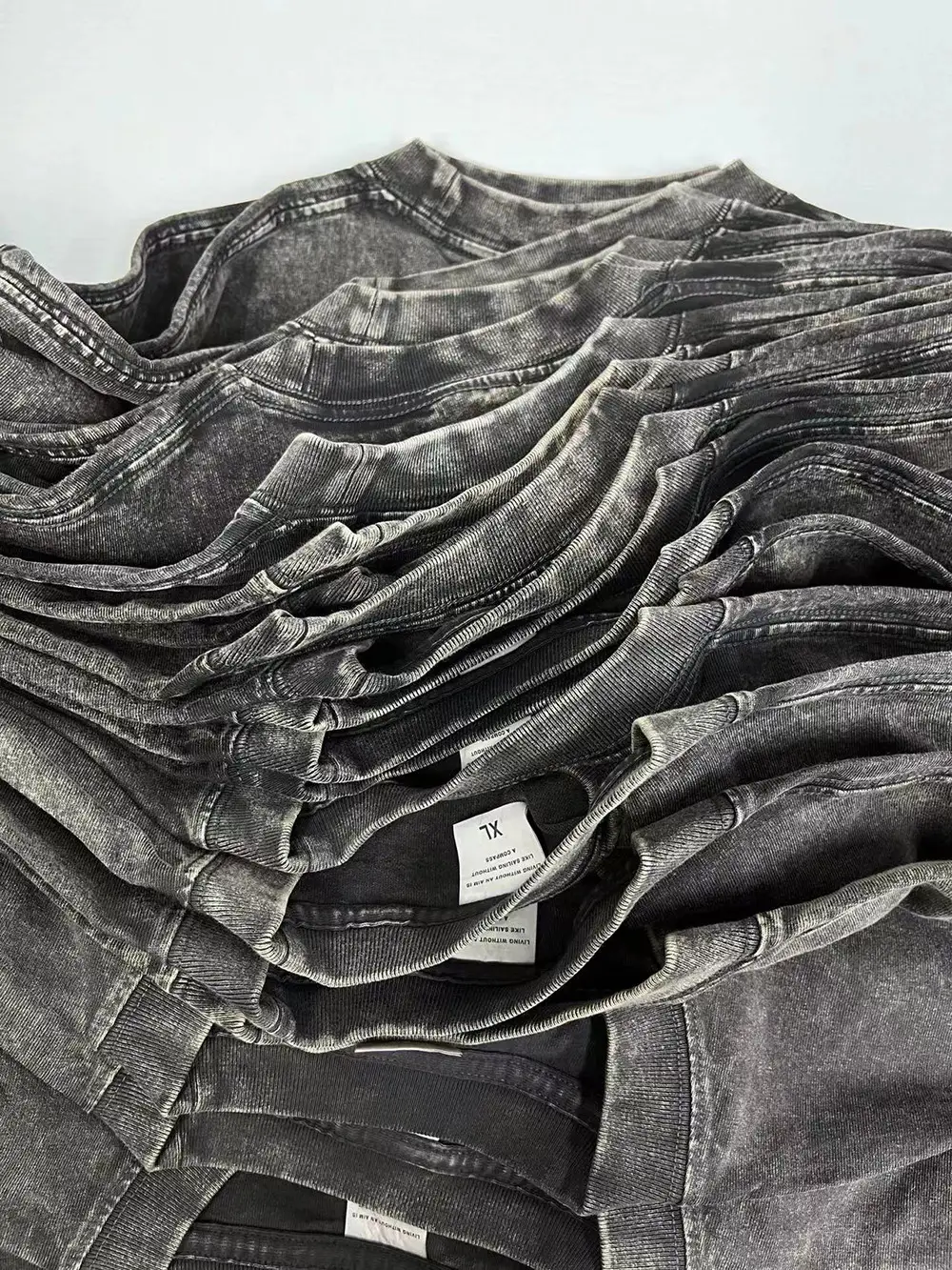 Men Purple Distressed Wash T-Shirt 230g - Image 16