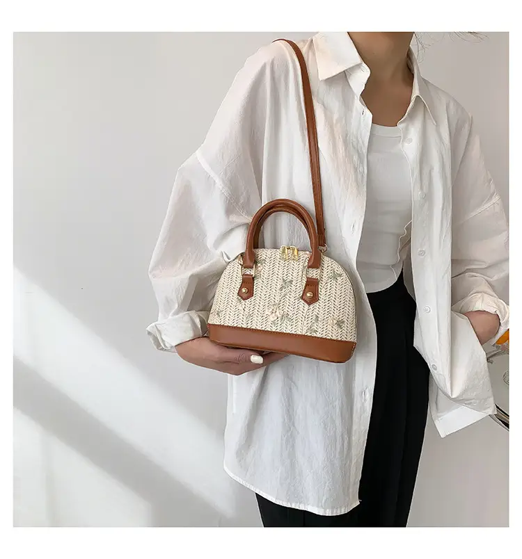 Vintage Lace Embroidered Women's Shoulder Bag 2023 — feature 14