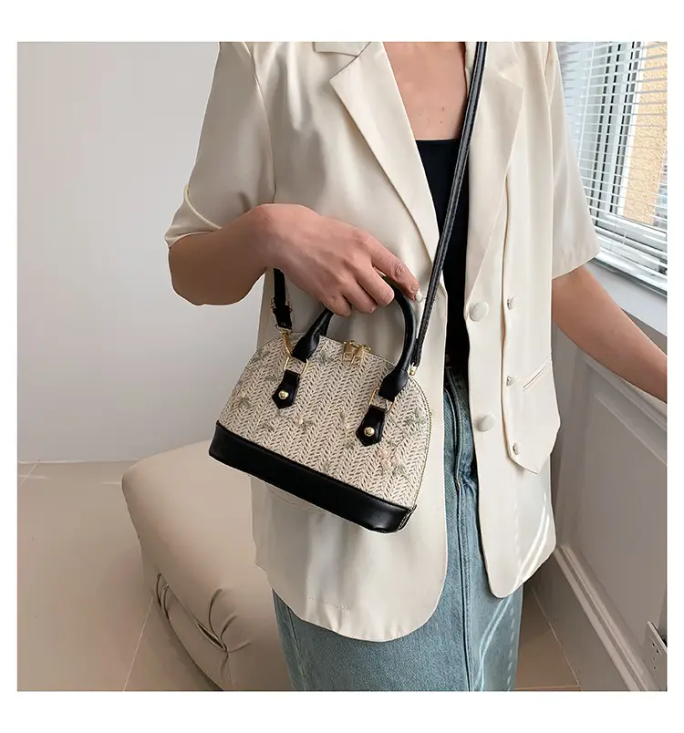 Vintage Lace Embroidered Women's Shoulder Bag 2023 — feature 25