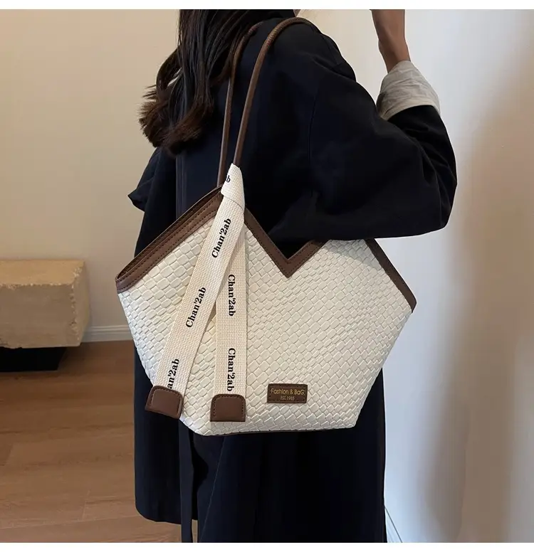 Women Retro Quilted Shoulder Bag Brown White 2024 — feature 18