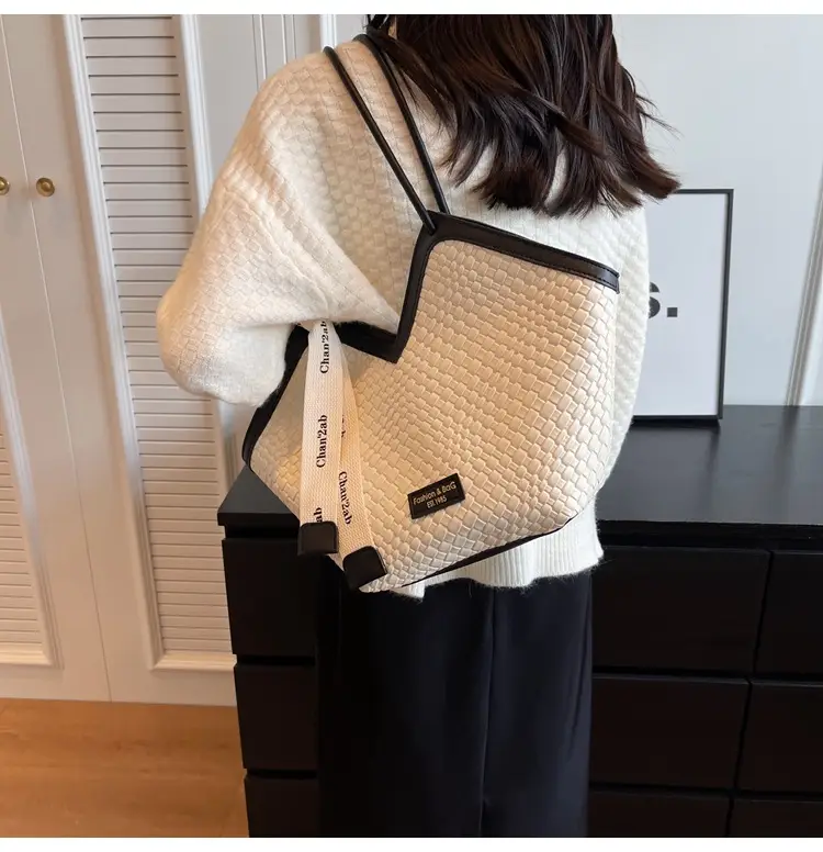 Women Retro Quilted Shoulder Bag Brown White 2024 — feature 21