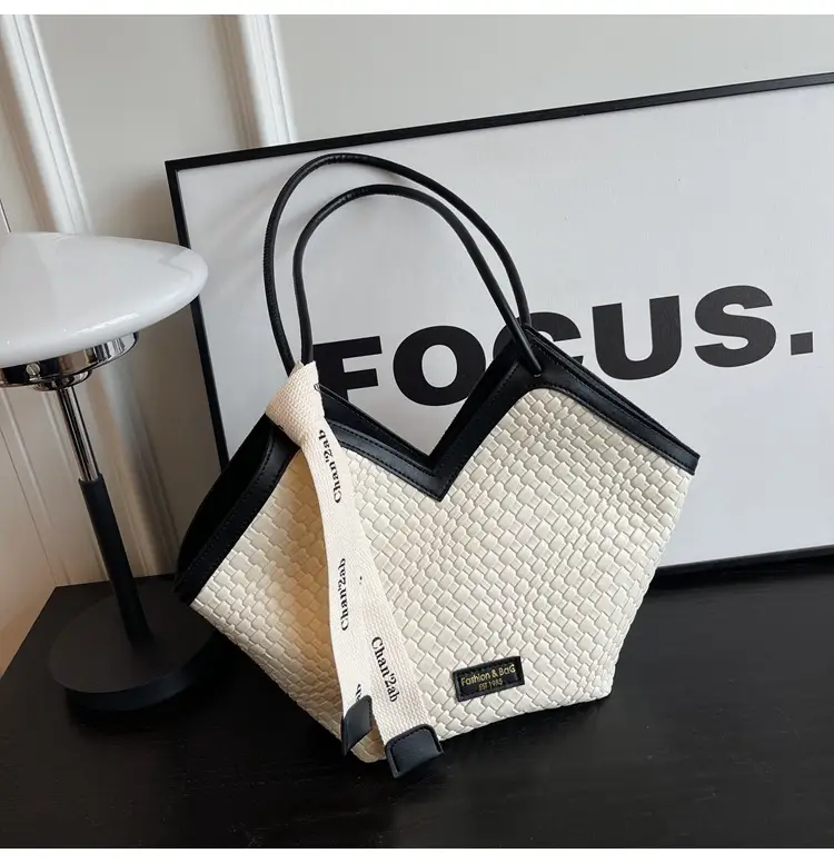 Women Retro Quilted Shoulder Bag Brown White 2024 — feature 25