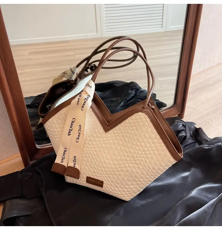 Women Retro Quilted Shoulder Bag Brown White 2024 — feature 35