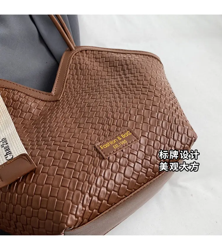 Women Retro Quilted Shoulder Bag Brown White 2024 — feature 4