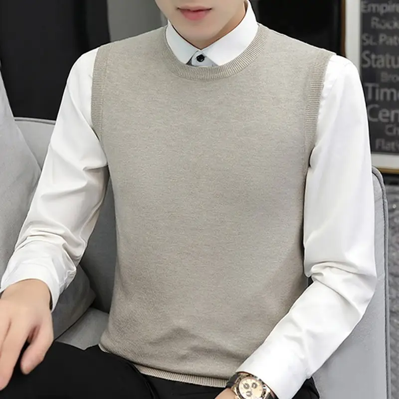 Men's Grey V-Neck Knitted Sleeveless Vest - Image 3