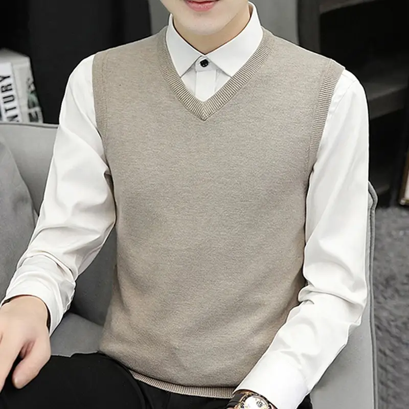 Men's Grey V-Neck Knitted Sleeveless Vest - Image 6