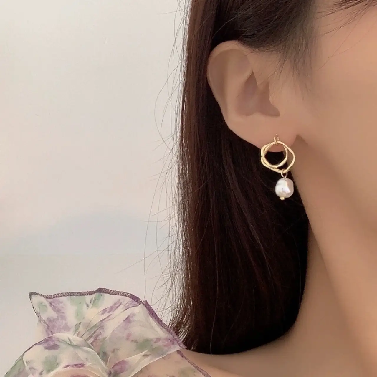 S925 Gold Pearl Geometric Earrings for Women - Image 2