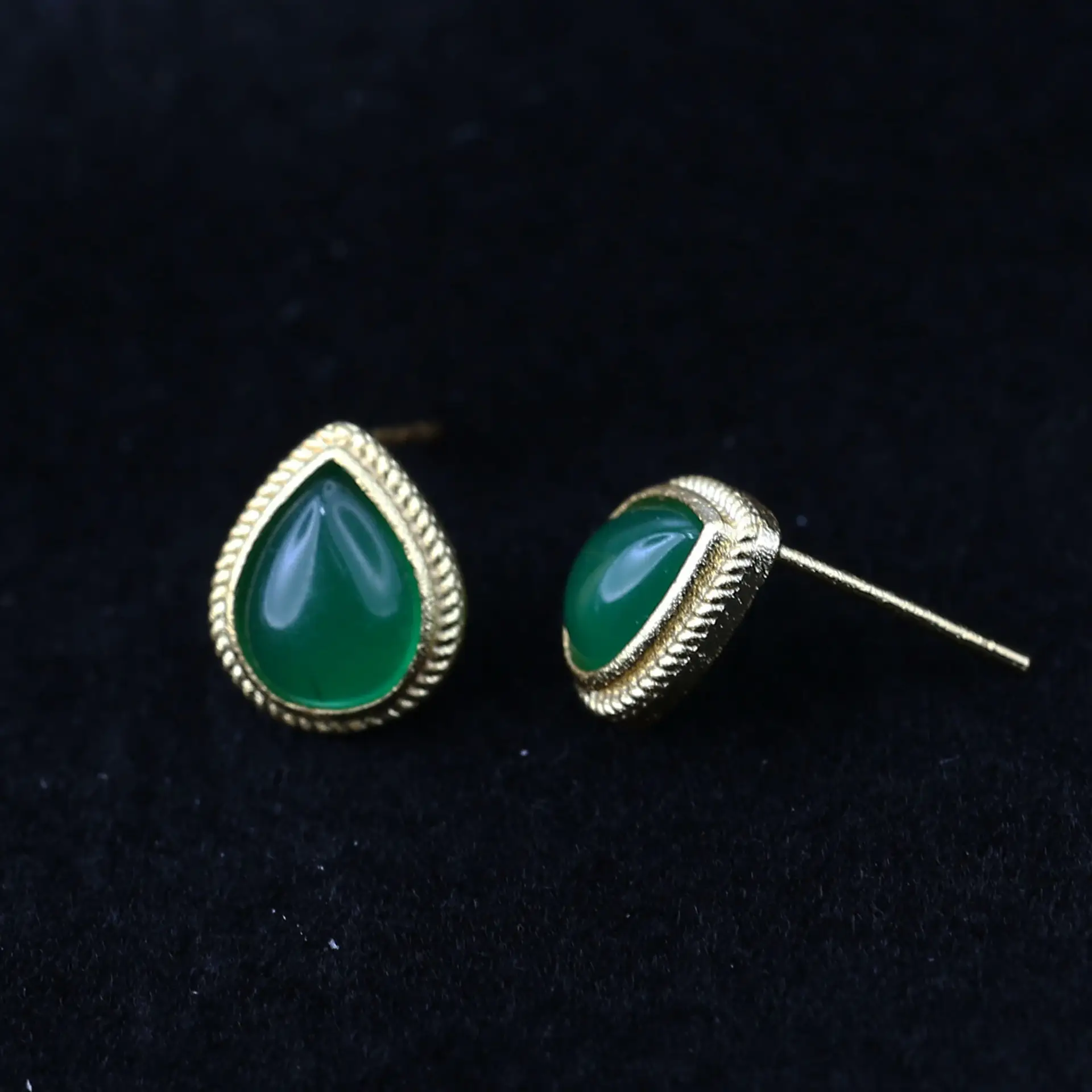 Natural Emerald Earrings Green Agate Women's Retro Chalcedony Elegant Water Drop Earrings Inlay - Image 2