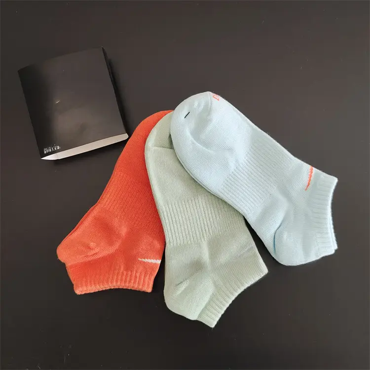 Suwannike mid-calf length socks thickened towel bottom thin basketball socks three pairs long mid-calf short socks