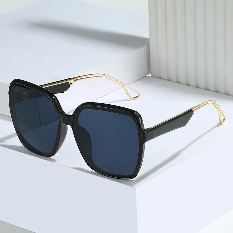 Square Sunglasses Women Gradient UV Protection - Image 4