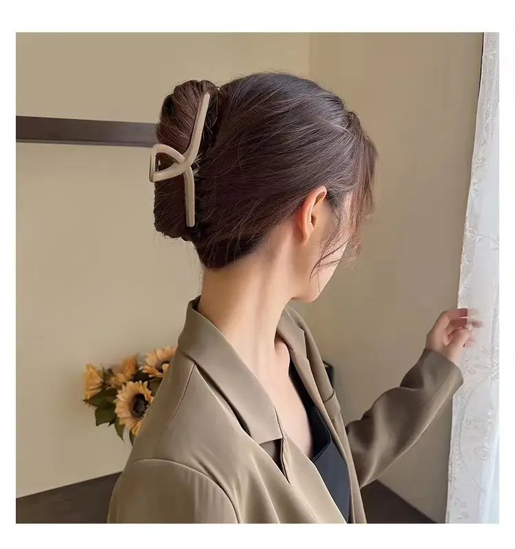Versatile Coffee Hair Clip Clip for Large Hairpin Back — feature 11