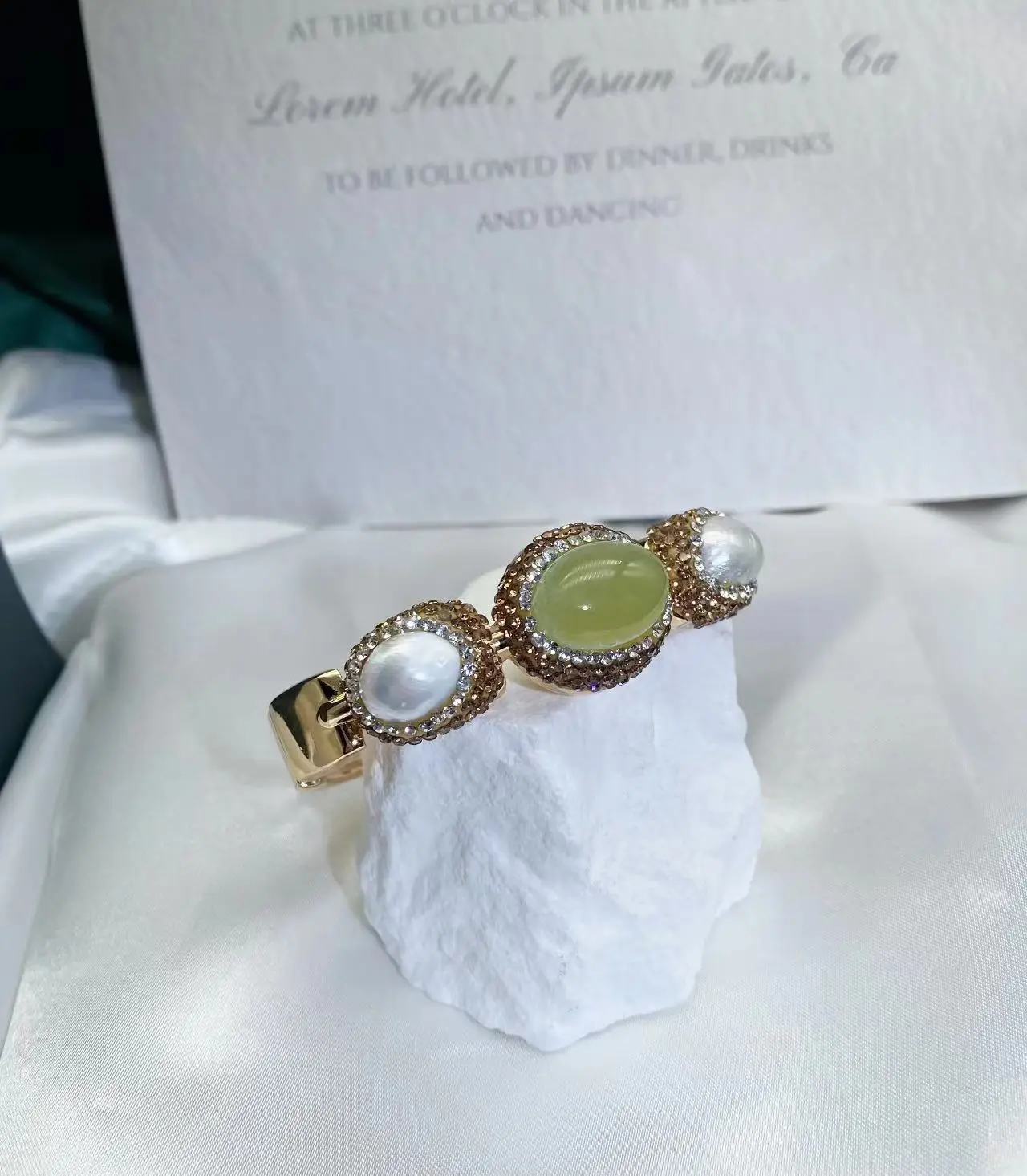 Natural Green Pearl Bracelet for Women — feature 4