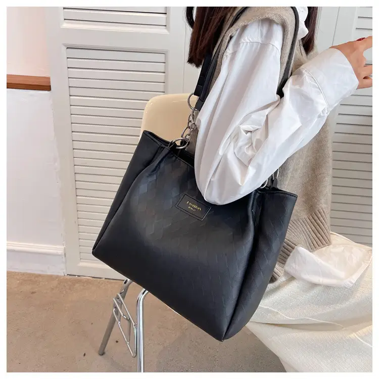 Cross-Border Large Capacity Women's White Black Shoulder Bag — feature 14