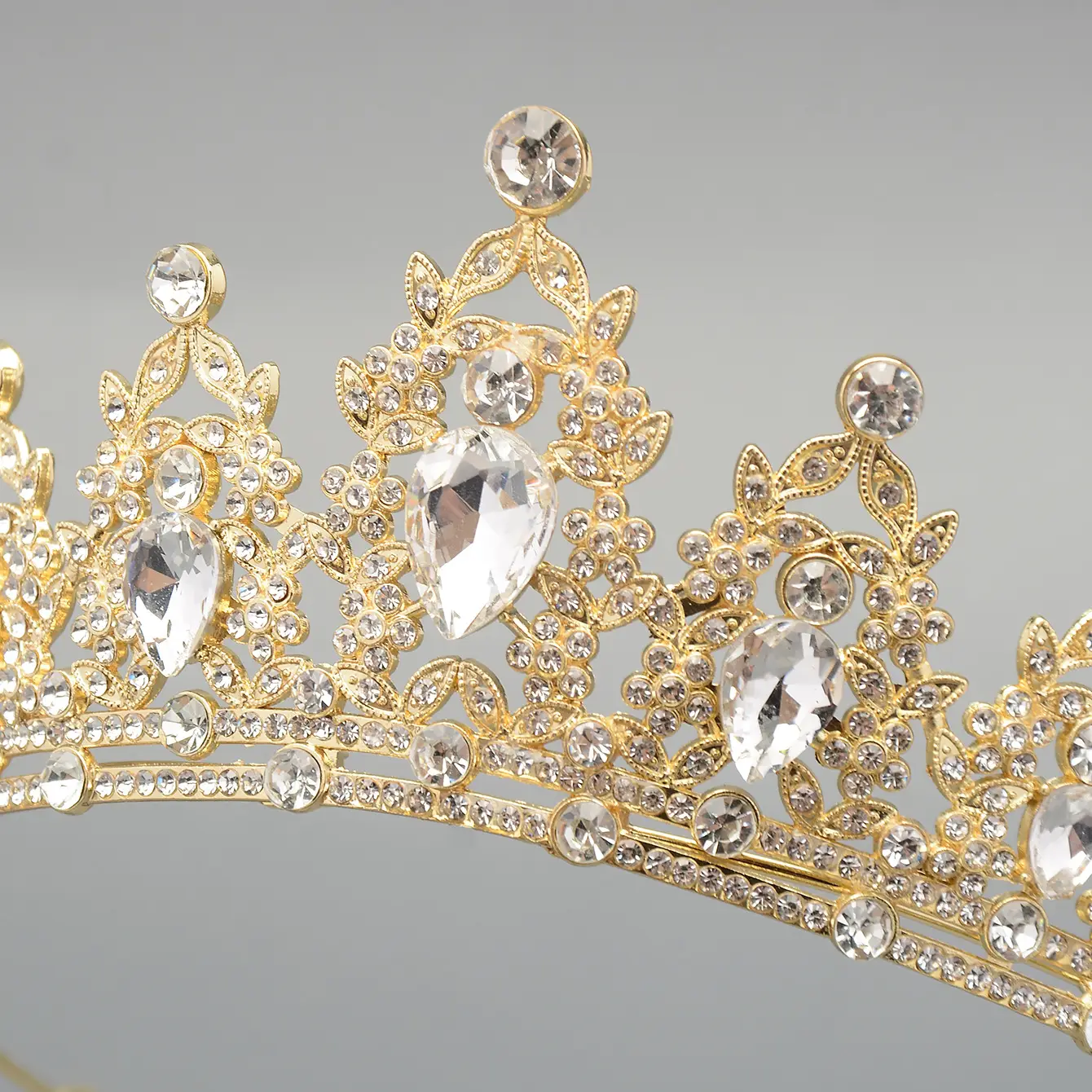 European Crown with Green Rhinestones for Women - Image 14