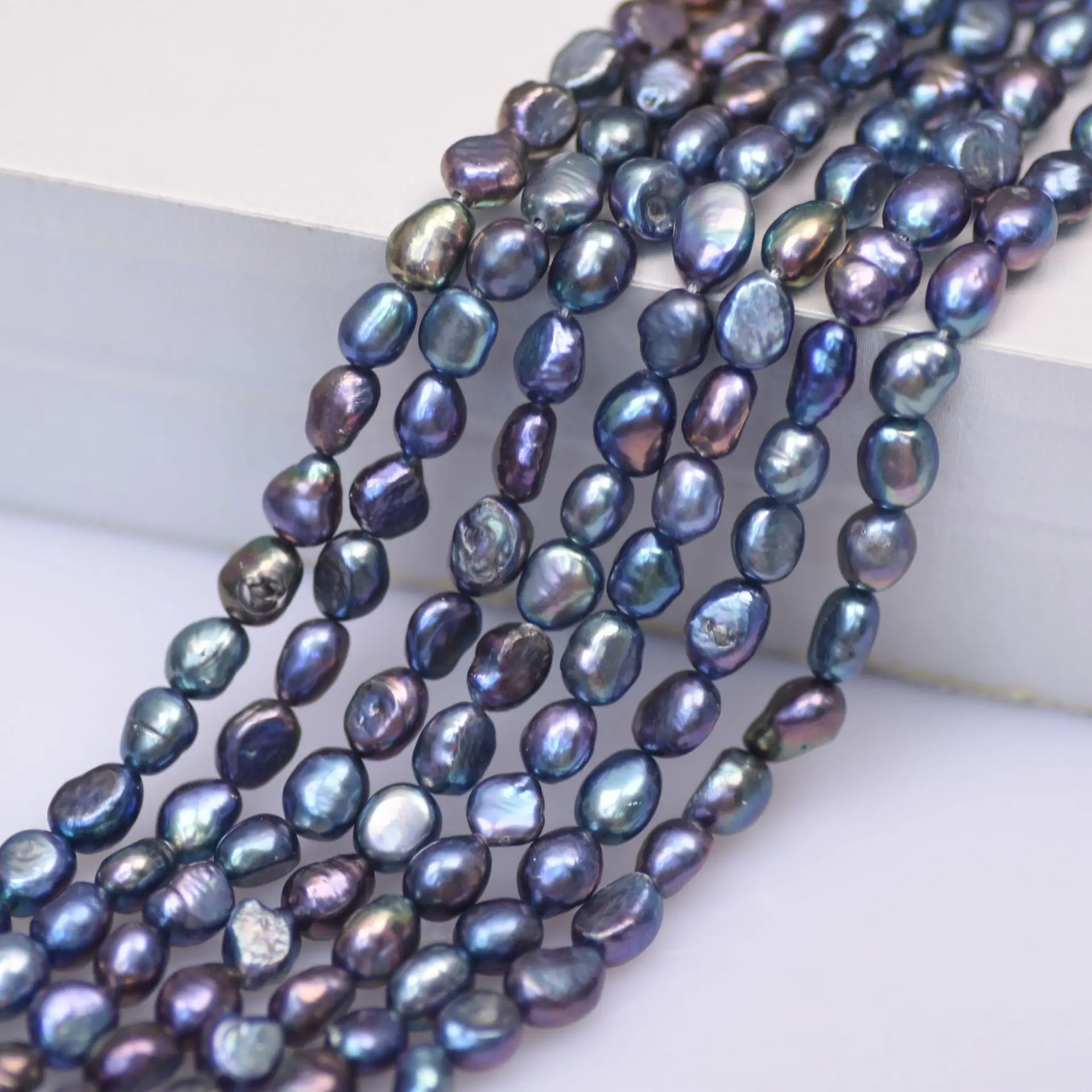 Baroque Shaped Light Pearl Necklace Set 7-8mm Natural Dye - Image 3