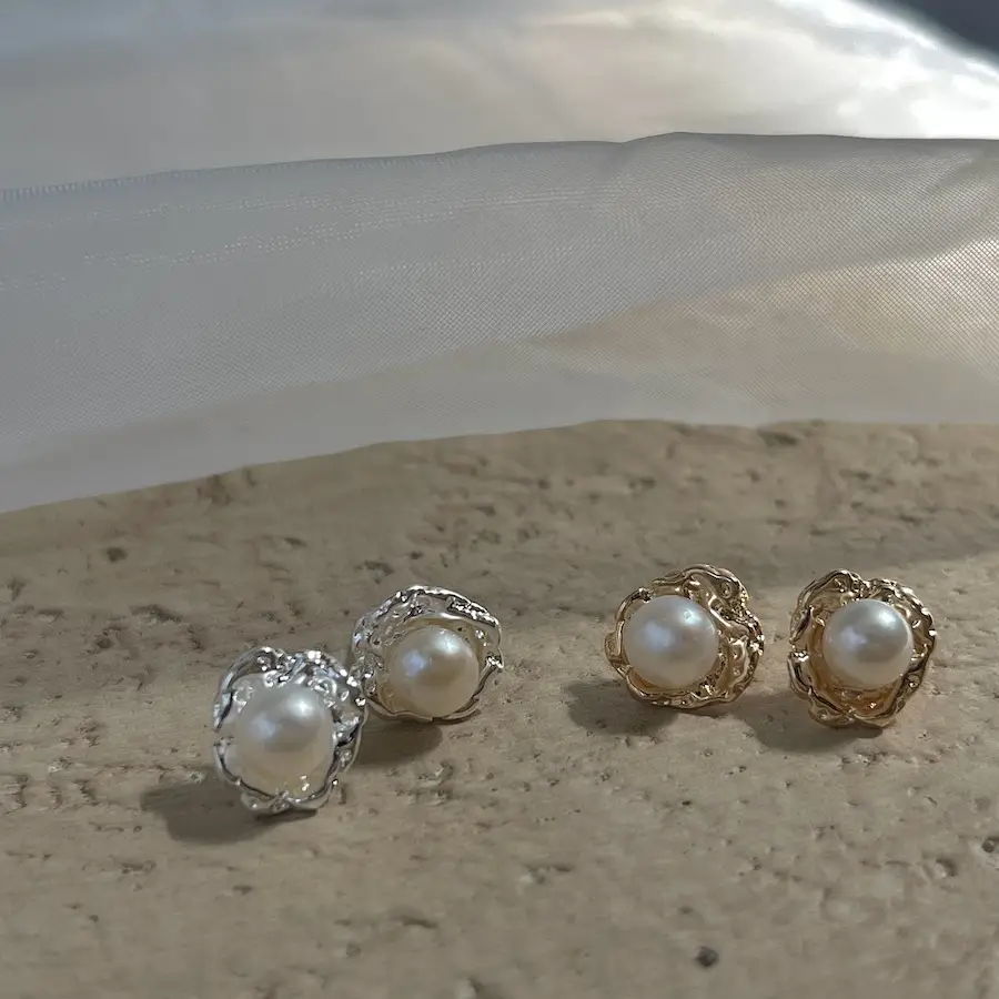 Natural Pearl Earrings Gold Plated Water Lily Design — feature 10