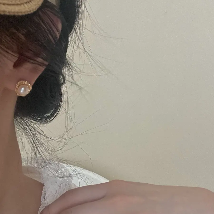 Natural Pearl Earrings Gold Plated Water Lily Design — feature 6