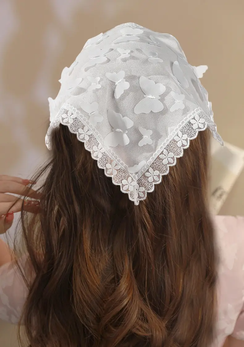 Baby Lace Hairband with Embellished Flower Design — feature 1