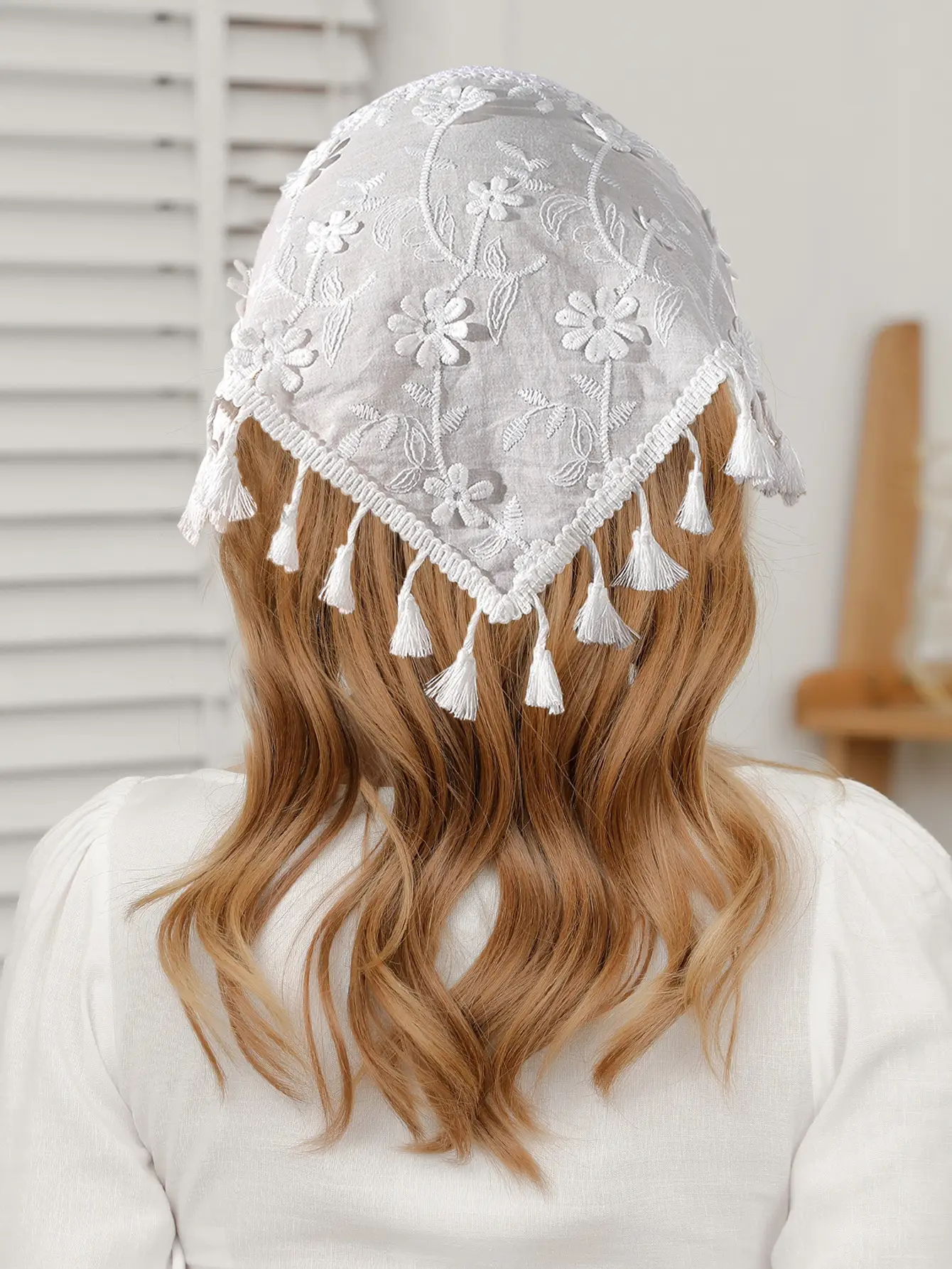 Baby Lace Hairband with Embellished Flower Design — feature 5