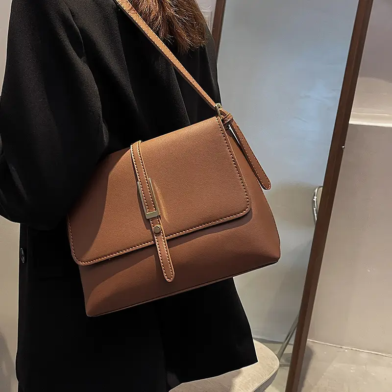 Retro Style Large Shoulder Bag for Women Brown 2026 - Image 7