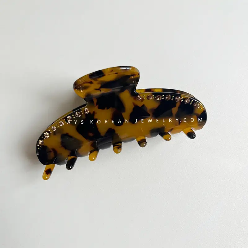 Tortoiseshell Hairpin with Shark Clip Design - Image 17
