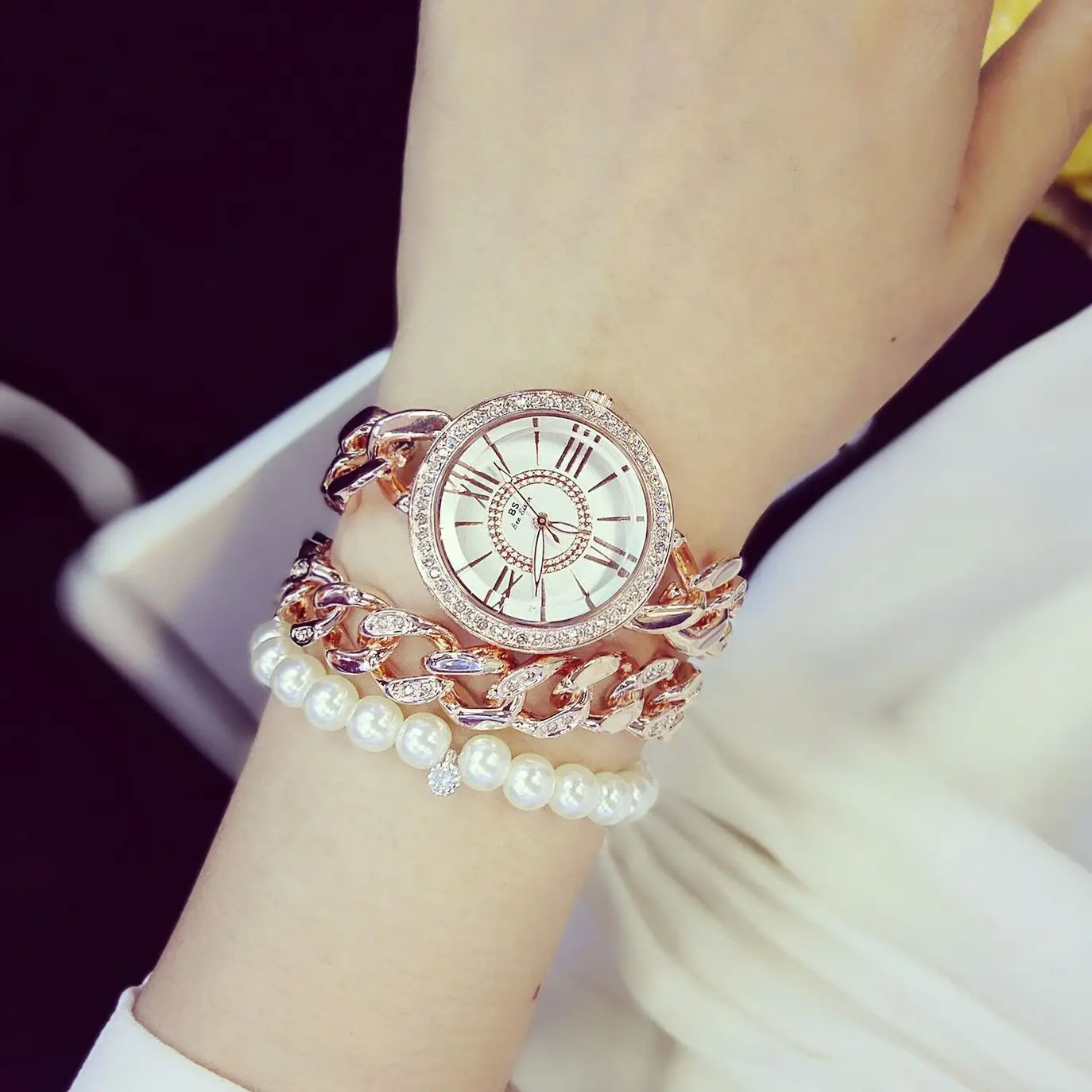 Roses Gold Chain Watch for Women Roman Dial — feature 10