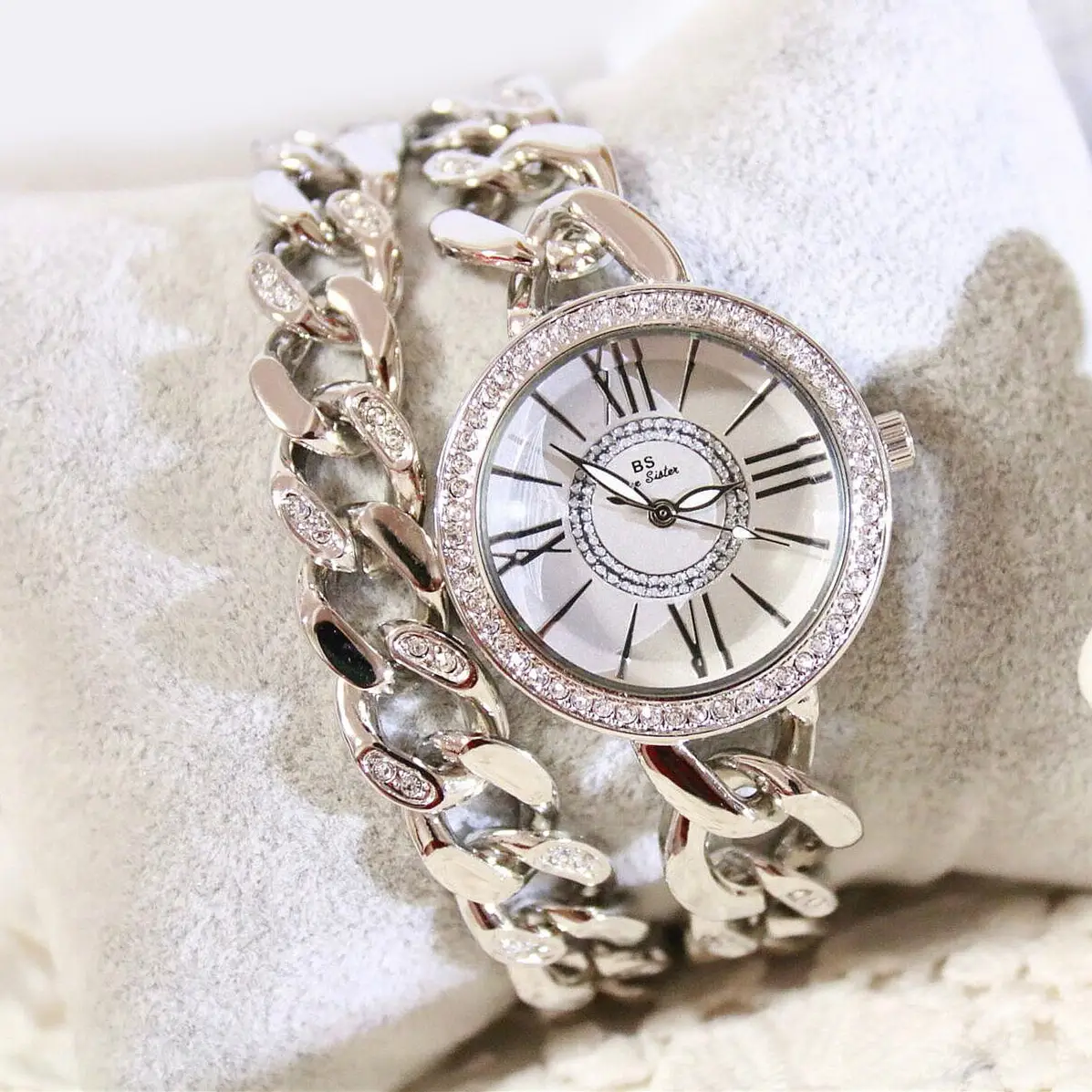 Roses Gold Chain Watch for Women Roman Dial — feature 15