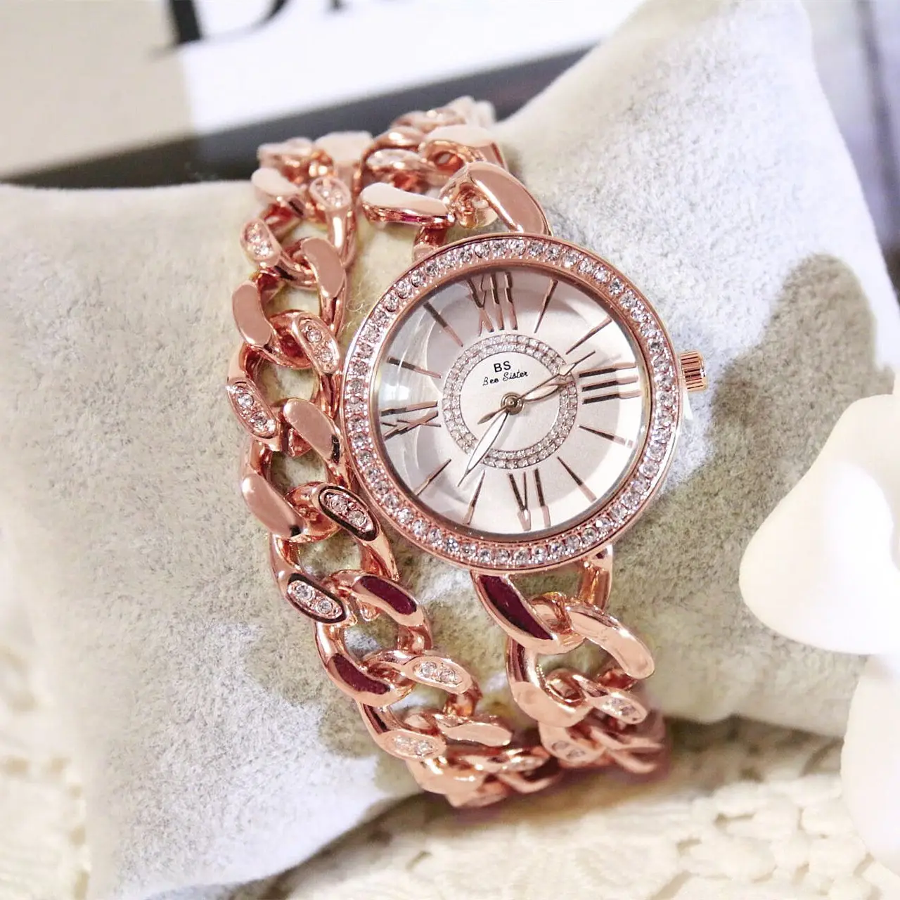 Roses Gold Chain Watch for Women Roman Dial — feature 16