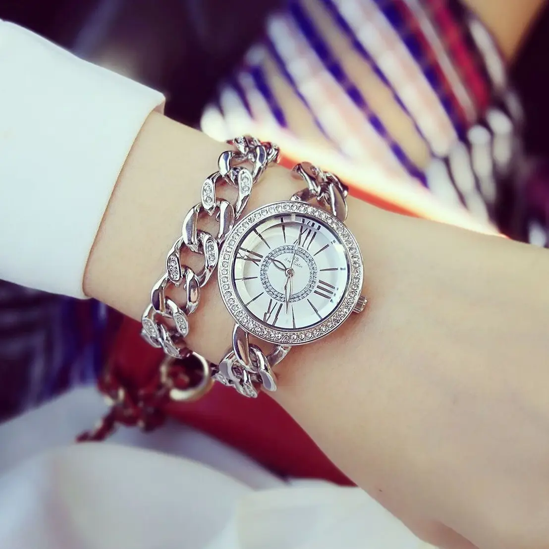 Roses Gold Chain Watch for Women Roman Dial — feature 9