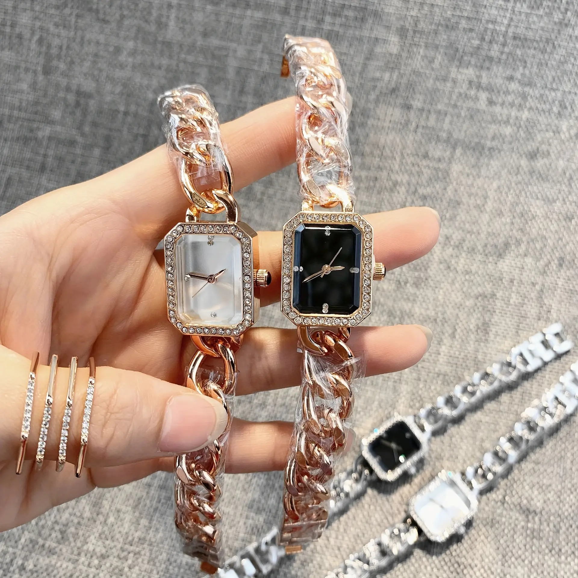 Chanel Style Women's Chain Watch with Diamond Dial — feature 2