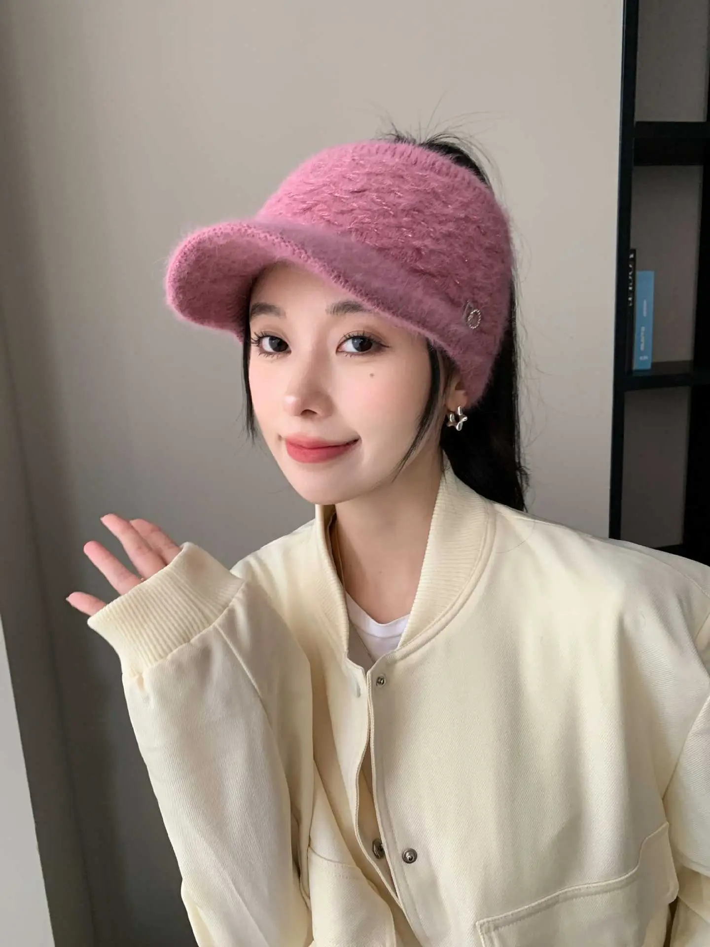 Pink Woolen Knitted Windproof Hat for Women — feature 2
