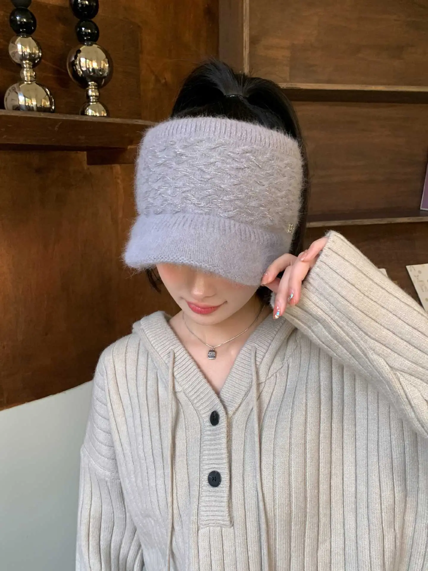 Pink Woolen Knitted Windproof Hat for Women — feature 4