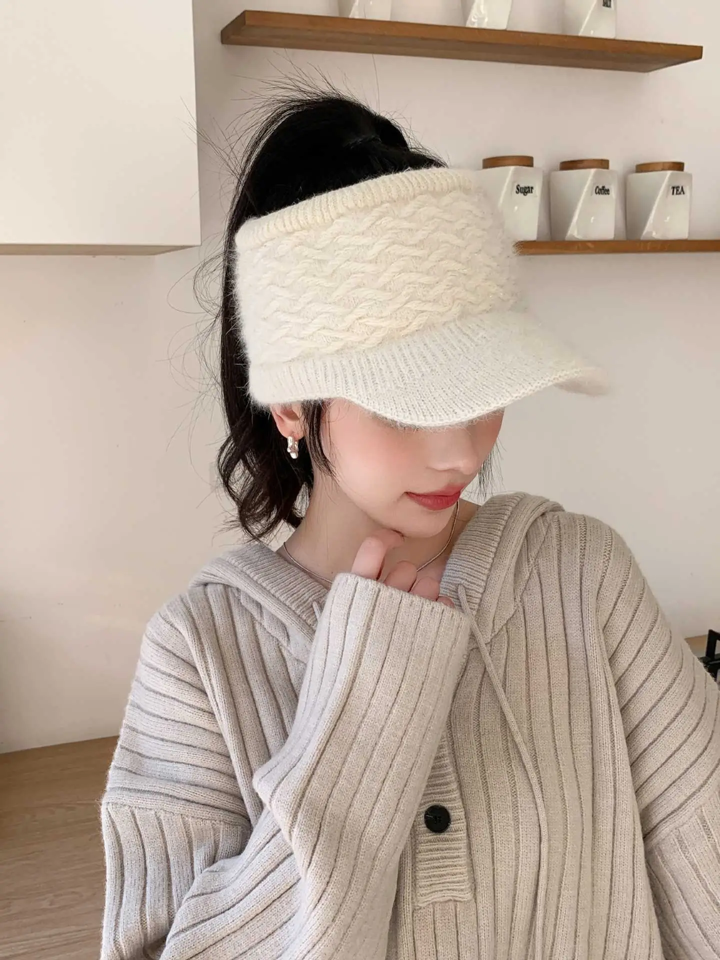 Pink Woolen Knitted Windproof Hat for Women — feature 5