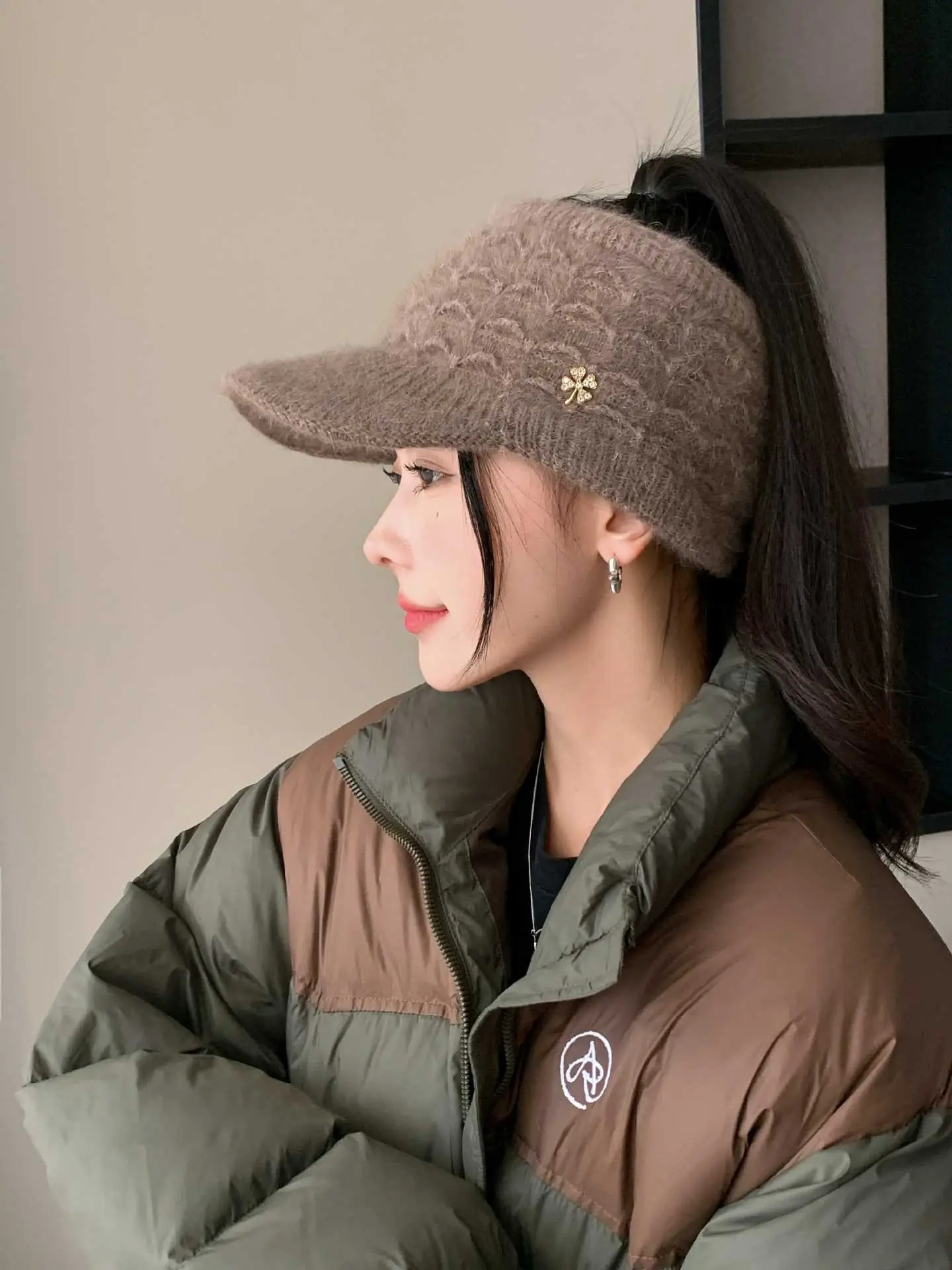 Pink Woolen Knitted Windproof Hat for Women — feature 6