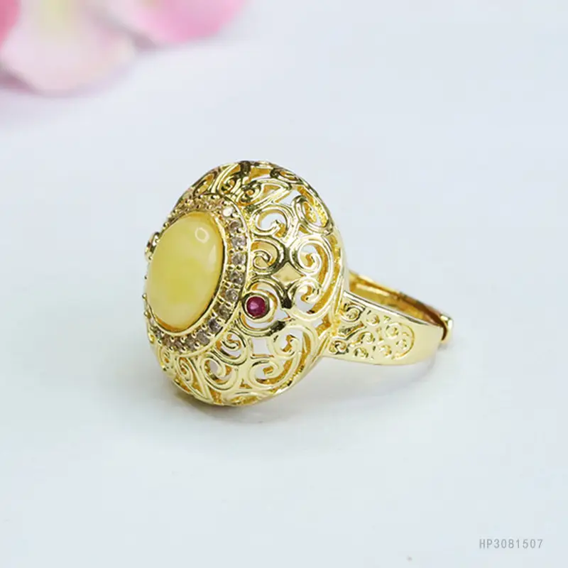 Guan Yu Yellow Amber Ring for Women Vintage Design - Image 4