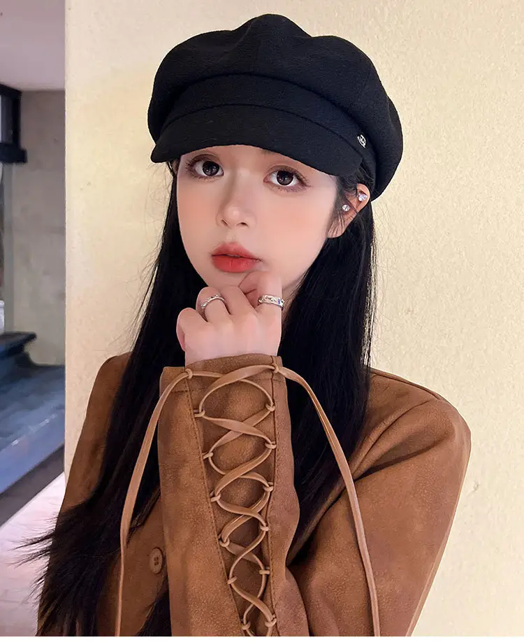 Women Winter Newsboy Cap Black Large — feature 10