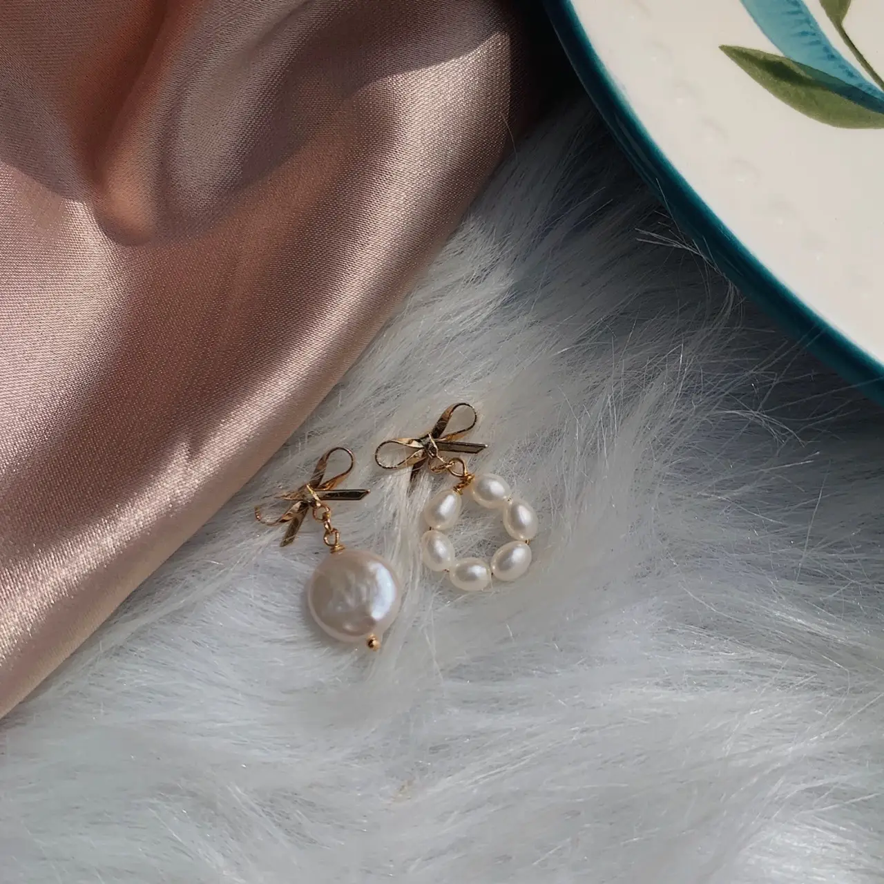French Pearl Earrings for Girls Elegant Retro Style - Image 2