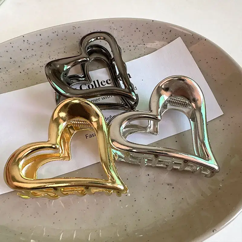 Heart Shaped Hair Clip for Women Hot Girl Updo — feature 2