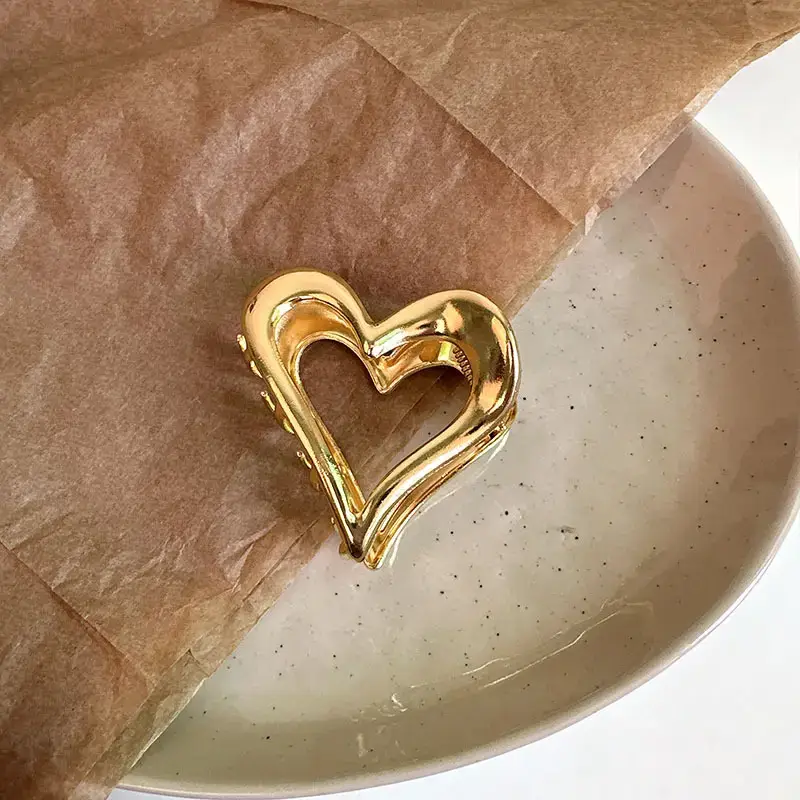 Heart Shaped Hair Clip for Women Hot Girl Updo — feature 5