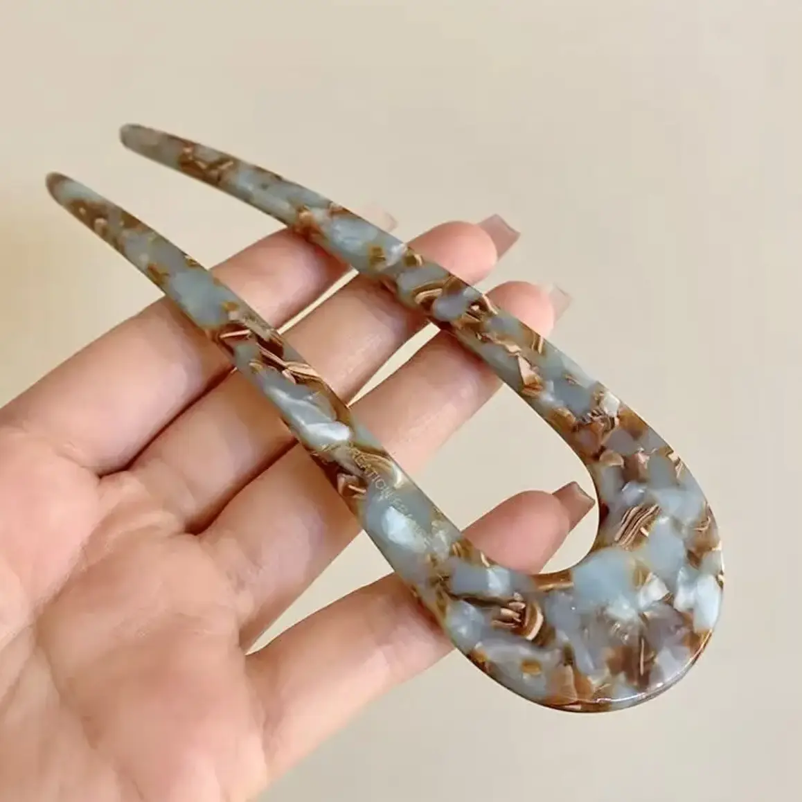 U-Shaped Acetic Acid Hairpin for Women - Image 3