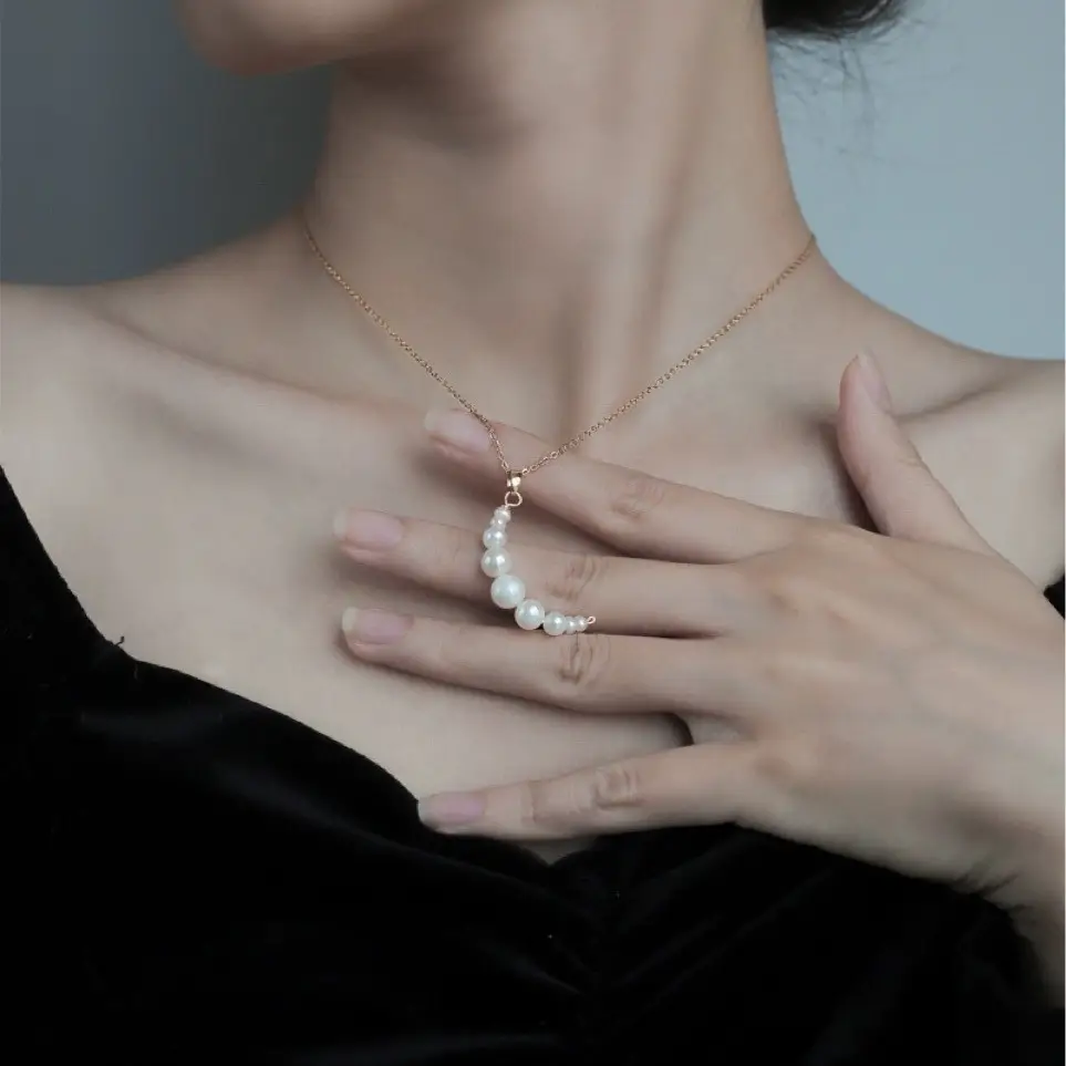 French Pearl Necklace with Retro Goddess Design - Image 2