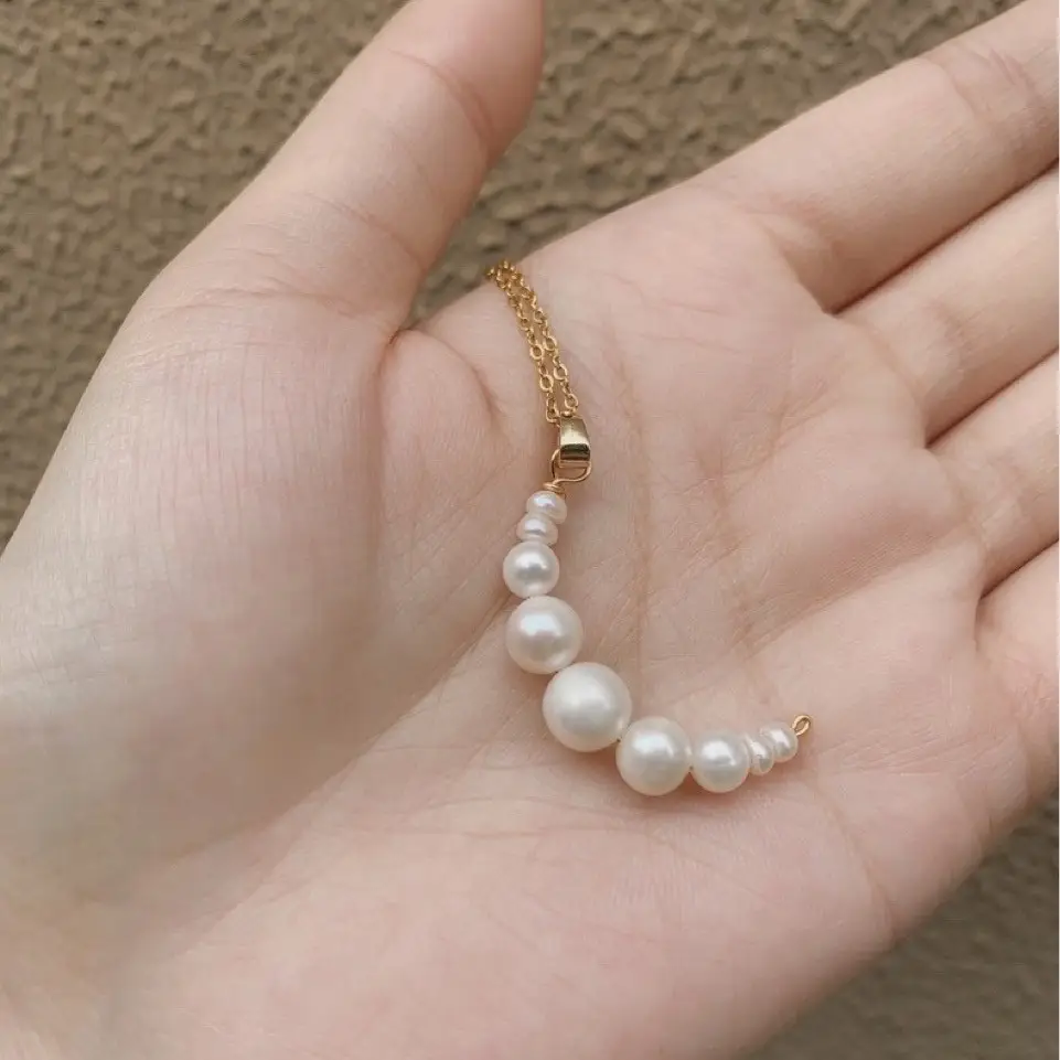 French Pearl Necklace with Retro Goddess Design - Image 5