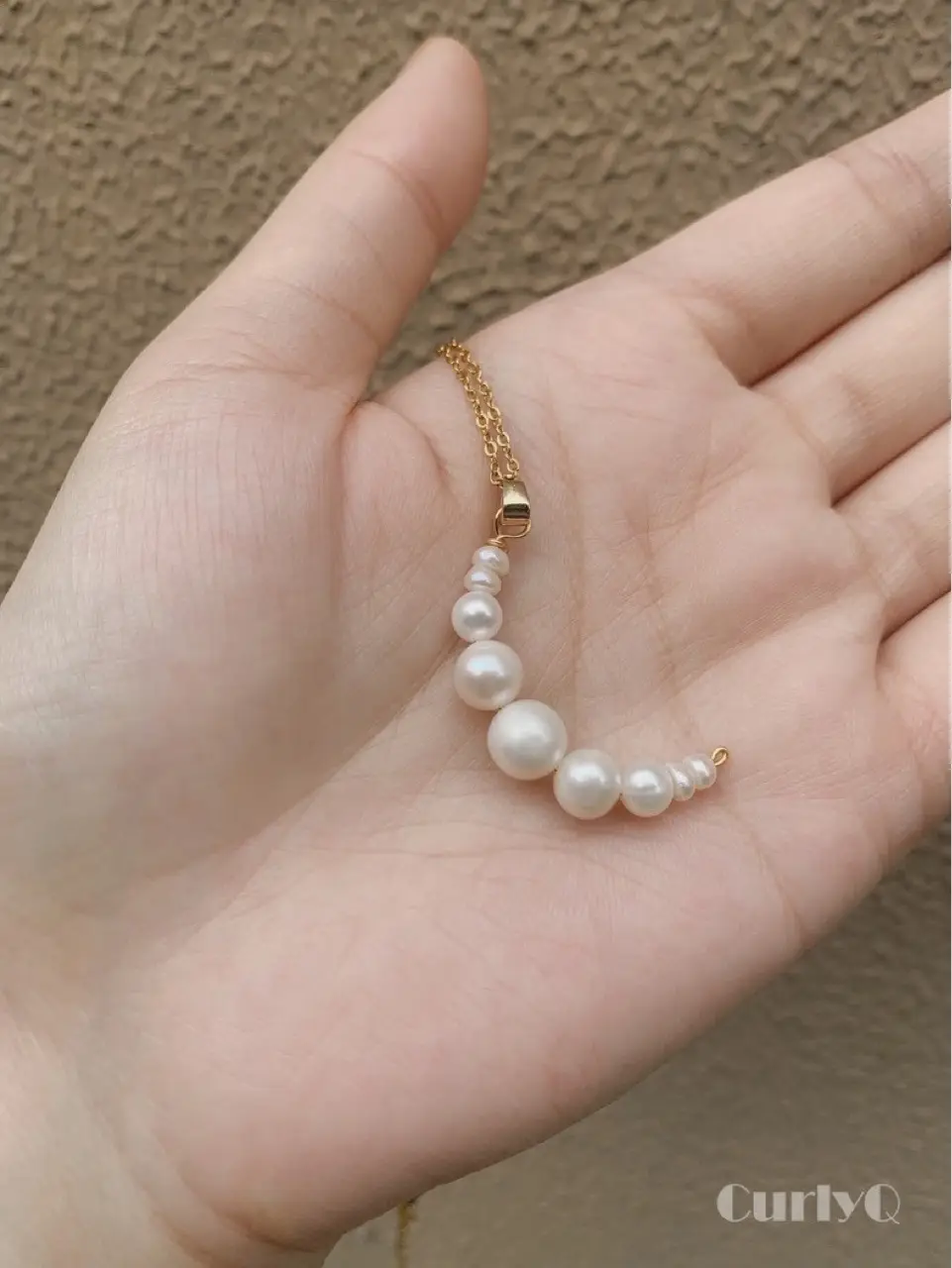 French Pearl Necklace with Retro Goddess Design — feature 5