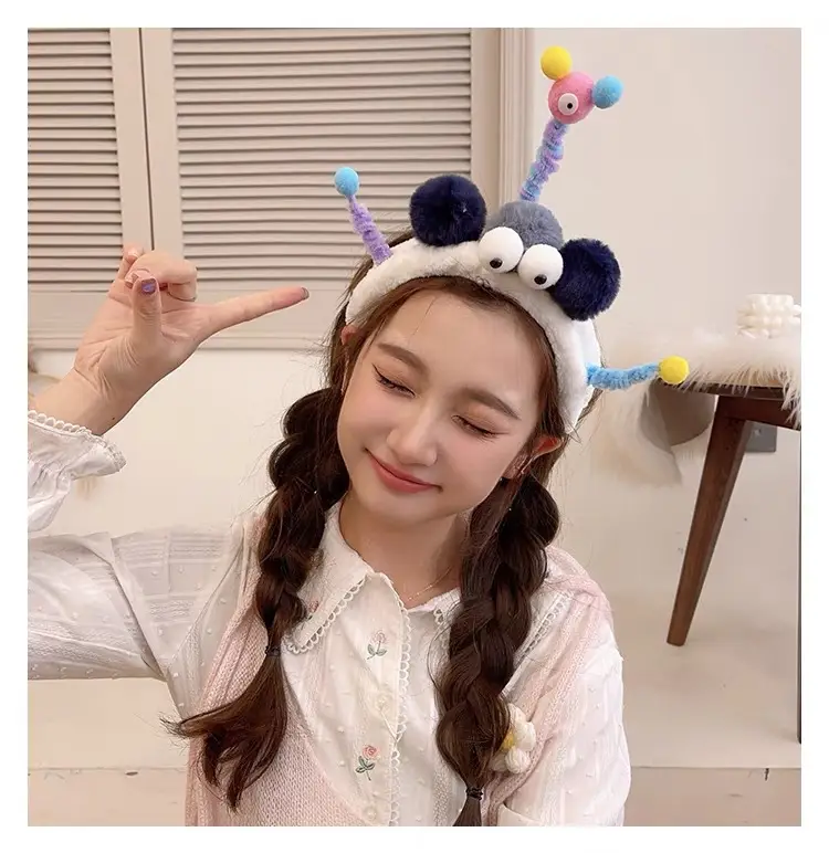 Plush Cartoon Face Scarf Hair Band Waterproof Non-Slip — feature 10