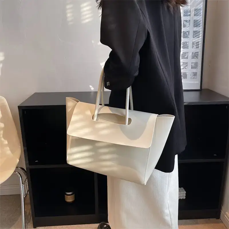 Black French Style Wings Bag for Women 2023 - Image 9