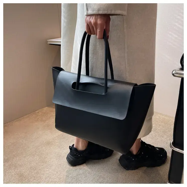 Black French Style Wings Bag for Women 2023 — feature 12
